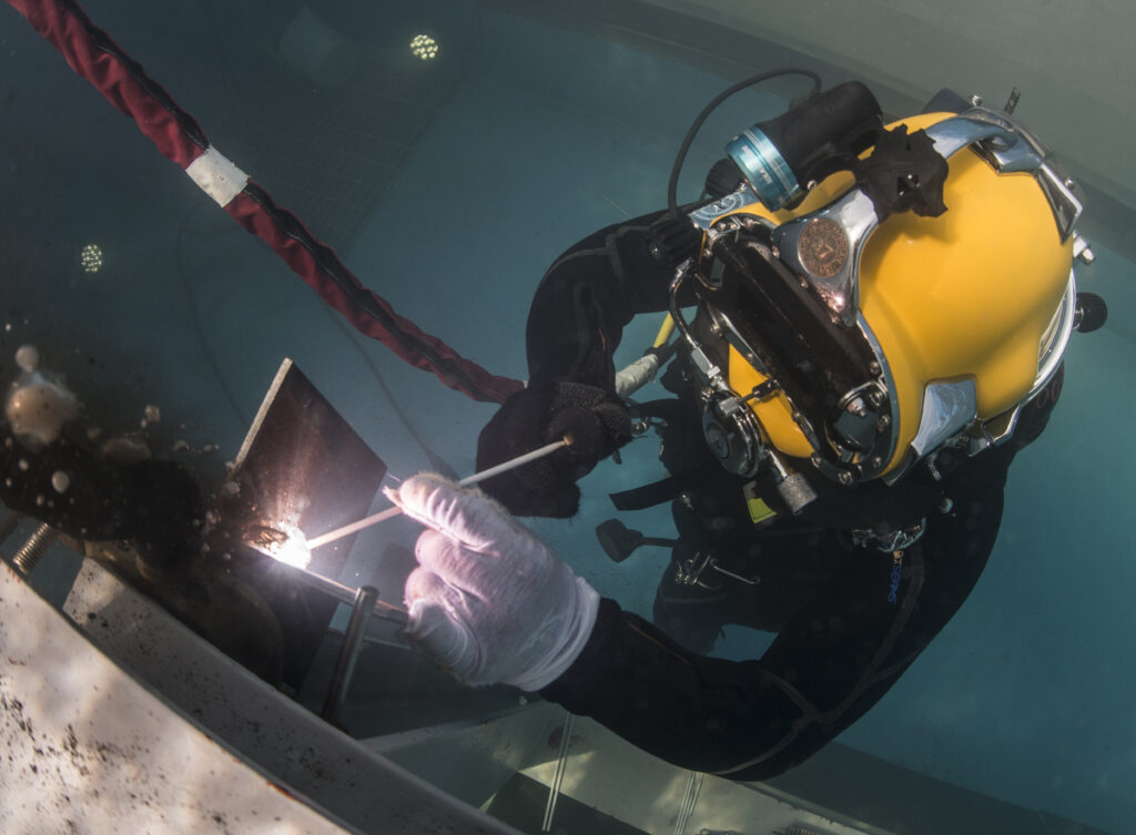 personal submarine welding